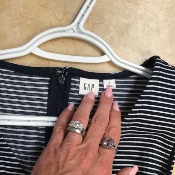 Striped Gap Romper with Pockets - Picture 3 of 4